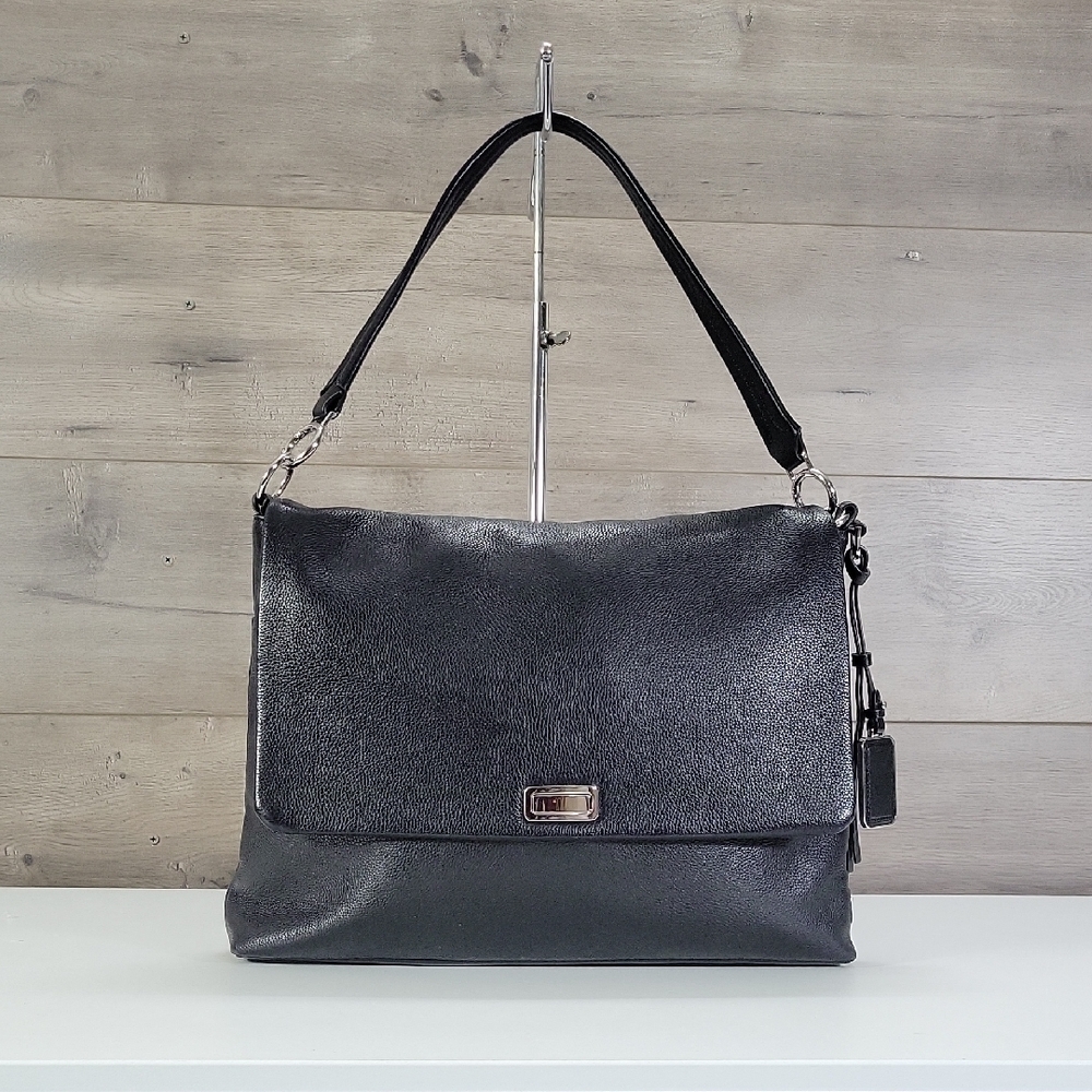Tumi  Black Leather Briefcase Shoulder Bag w/ Padded Sleeve for ipad